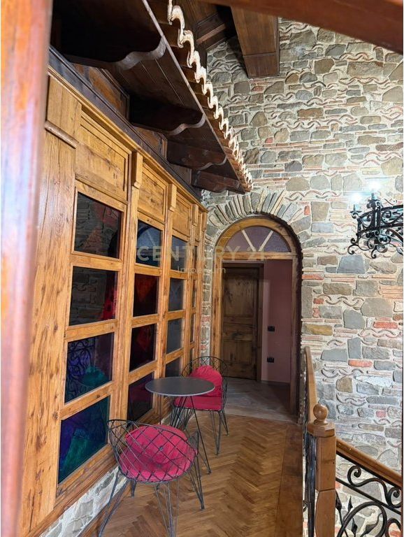VILË LUKSOZE NË SHITJE – QENDËR, NDROQ 🏡 78,000,000 Lekë