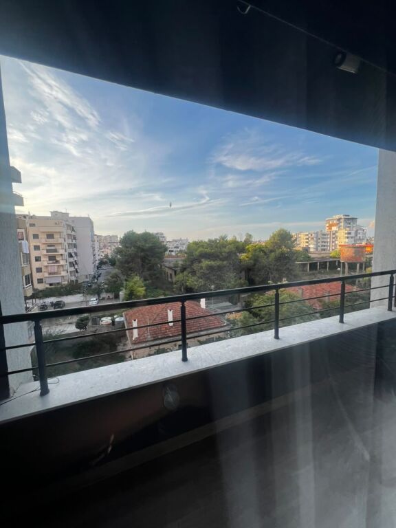 JEPET ME QERA APARTAMENT 1+1 RRUGA E FRIGORIFERIT PLAZH, DURRES
