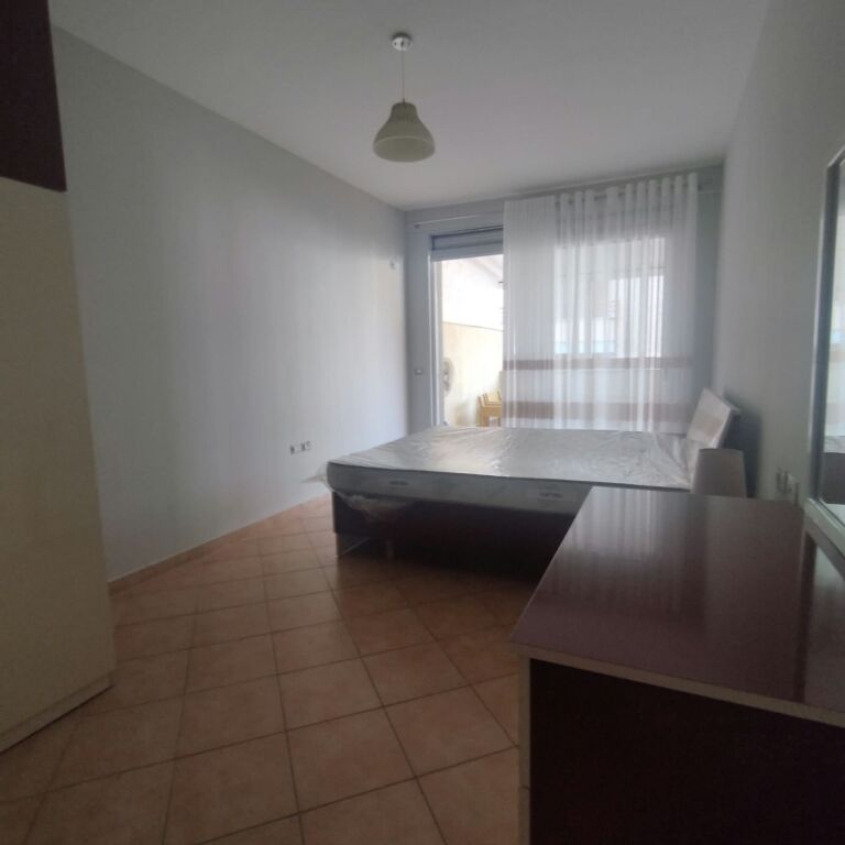 2+1, John Kennedy street, Kodra e Diellit, 650 thousand lek