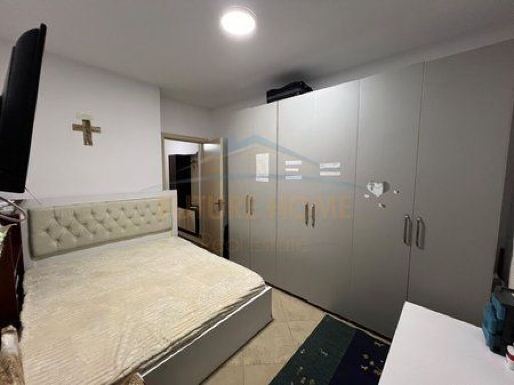 Shitet, Apartament 1+1, Yzberisht, Tiranë.