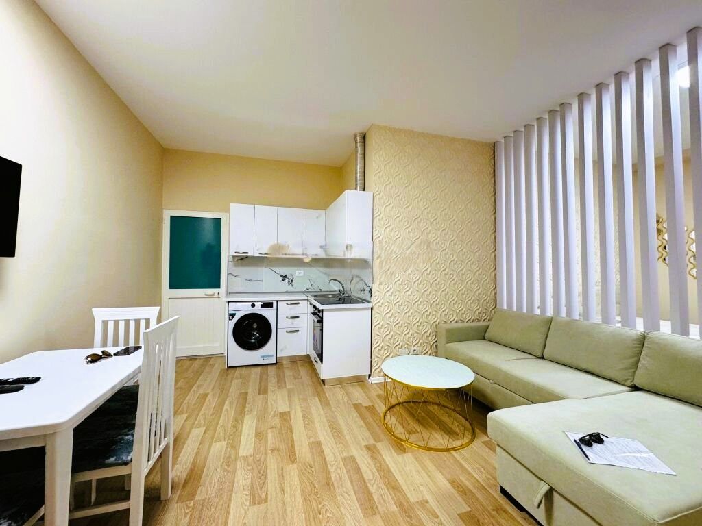 Apartament me qira te Selvia