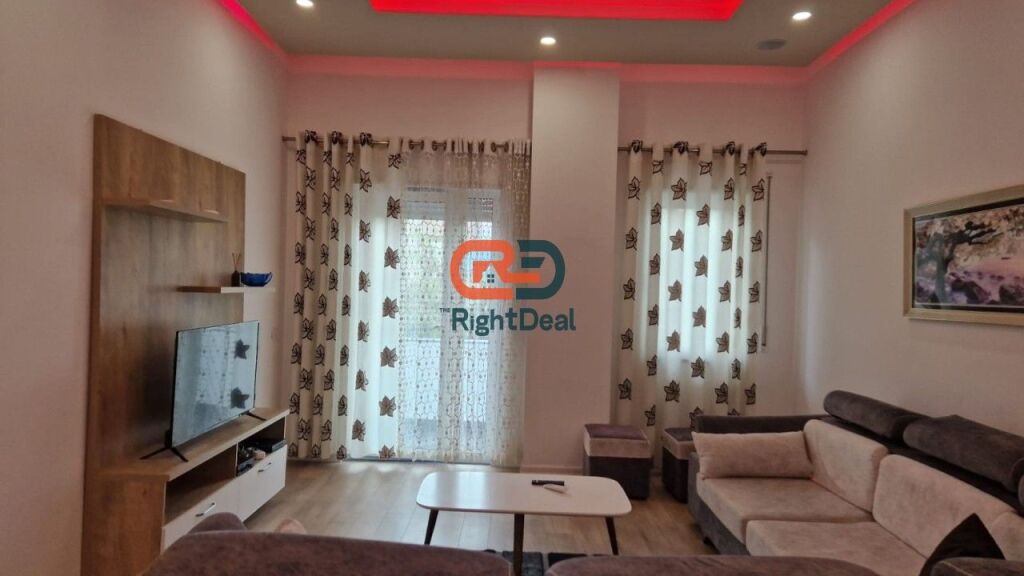Cmim Okazion !! Tek Liqeni I Thate, Shitet Super Apartament 2+1, Me Planimetri Dhe Vendndodhje Perfekte !!