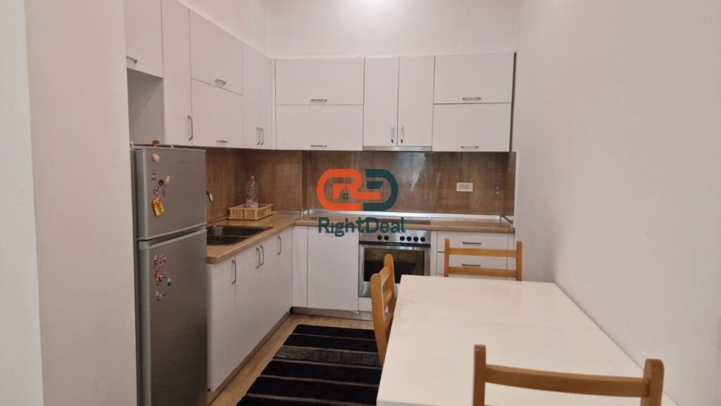 Cmim Okazion !! Tek Liqeni I Thate, Shitet Super Apartament 2+1, Me Planimetri Dhe Vendndodhje Perfekte !!