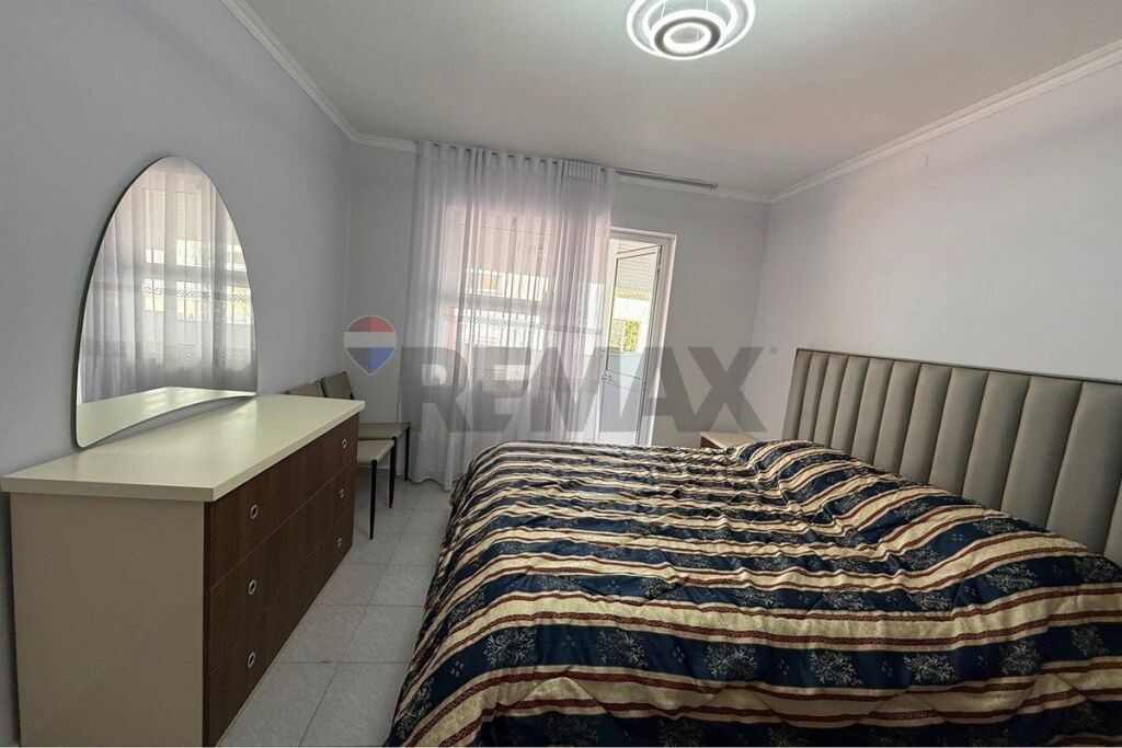 Apartament per qera 3+1 te Bulevardi Zogu I