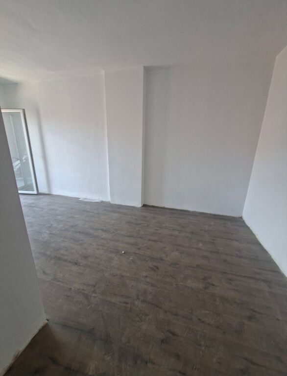 Shitet Apartament 2+1 ne Kamez