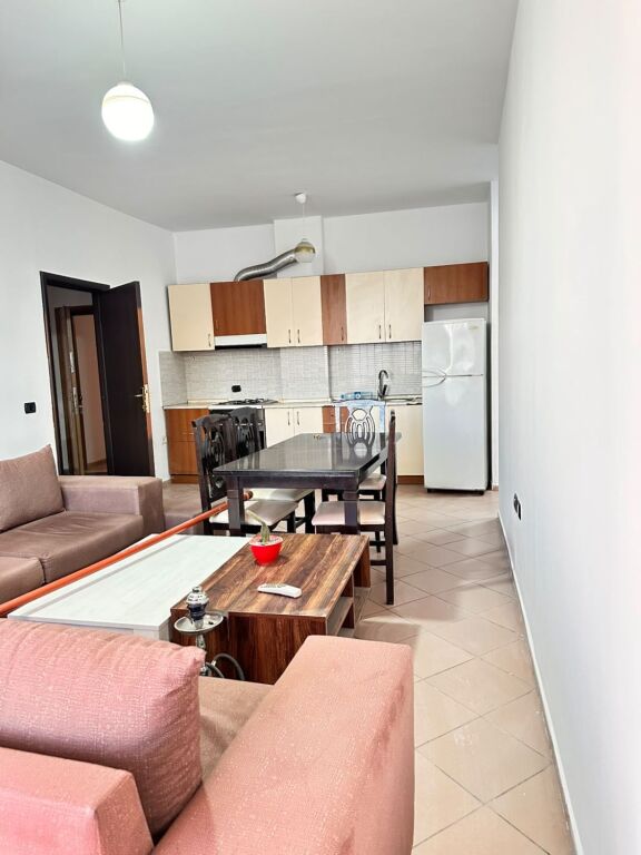 Apartament 2+1+2 per qera pallate Cabej !