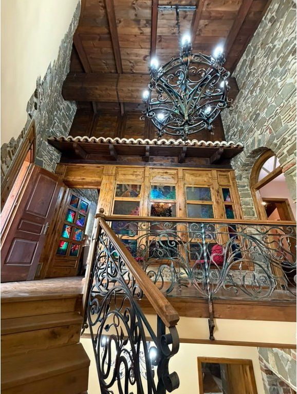 VILË LUKSOZE NË SHITJE – QENDËR, NDROQ 🏡 78,000,000 Lekë