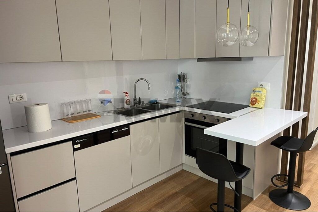 Apartament 2+1 me qira prane Petronini Luarasi