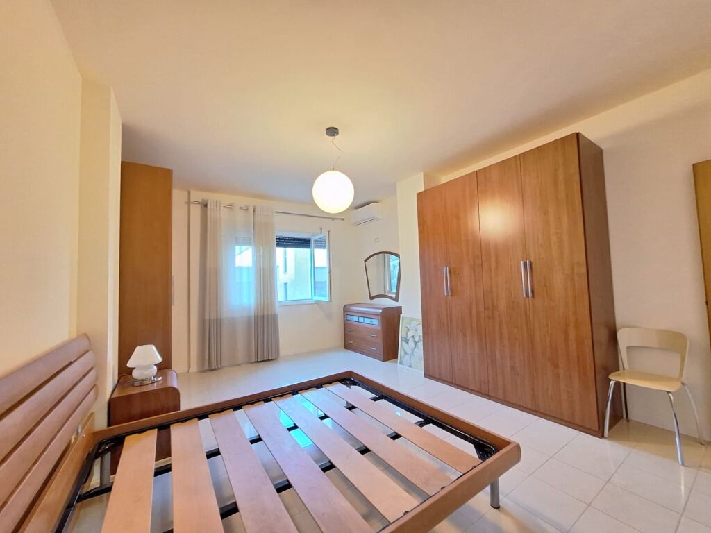 Jepet me qira apartament 2+1 prane RTSH