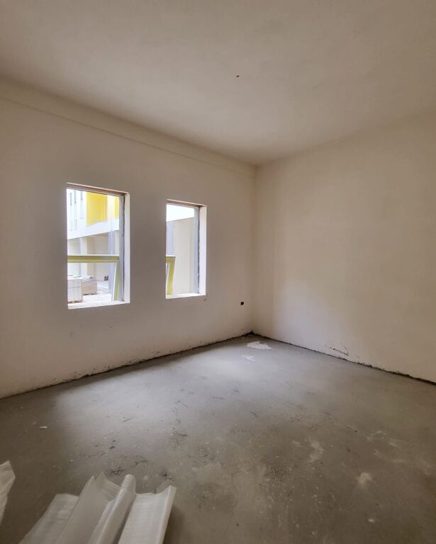 SHITET APARTAMENT 2+1 + POST PARKIMI – UNIVERS CITY 📍