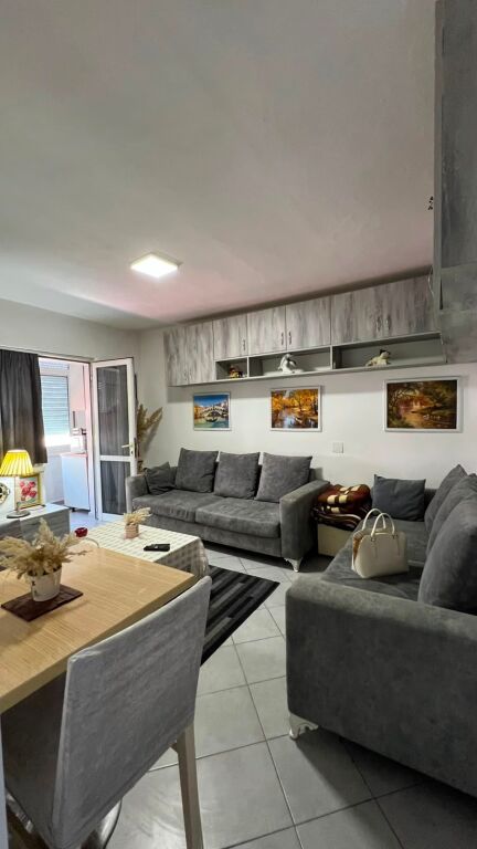 Apartament 1+1 me qera tek Bryli ID 5688