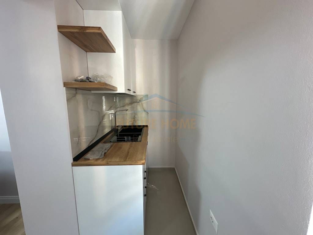 For sale, Apartment 1+1, Ali Demi, School 1 May, Tirana