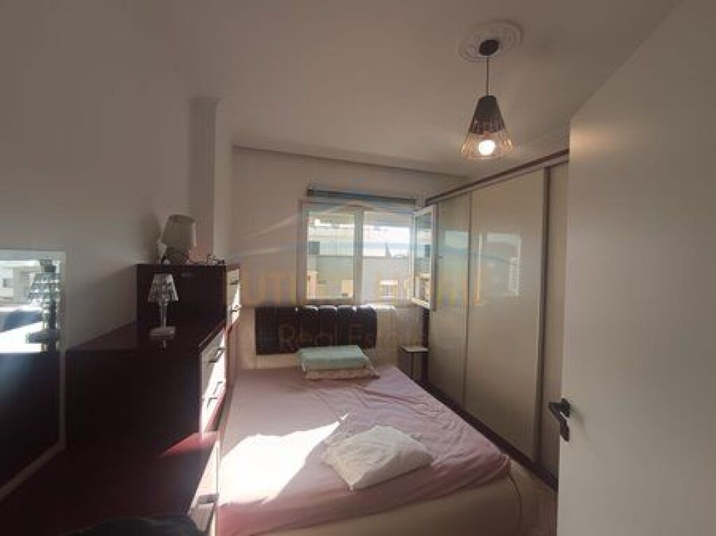 Shitet, Apartament 1+1, Unaza e Re, Tiranë