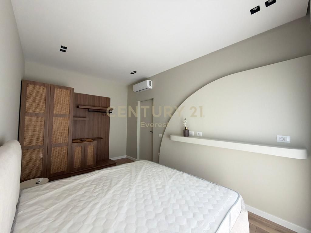 RRUGA E BARRIKADAVE, SHESIM APARTAMENT 1+1!