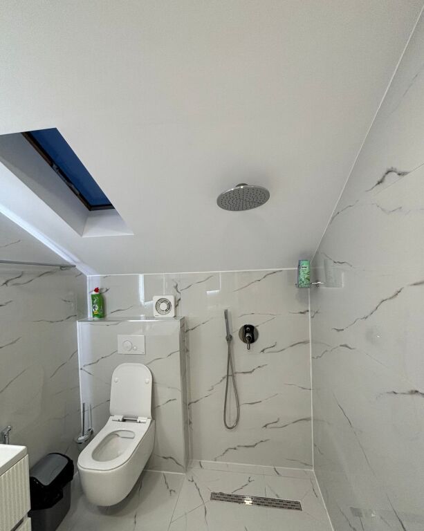 Qera | Vilë 2 + 1 | Rruga Dyseldorf | 600 €/muaj