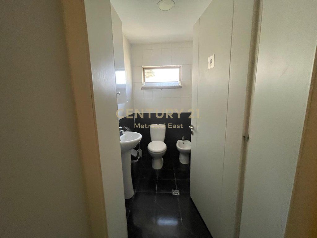 BUSINESS PREMISES FOR RENT NEAR TEG