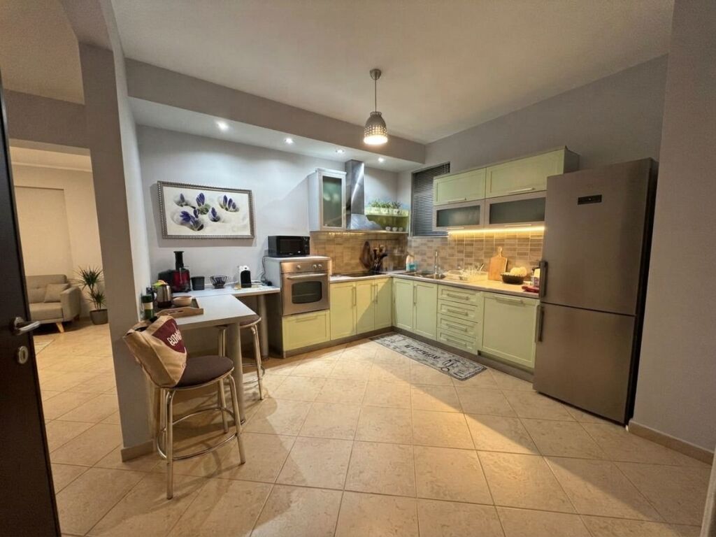 Qira,Apartament 2+1+2,Myslym Shyri,mbrapa AlbTelecomit,Tiranë.
