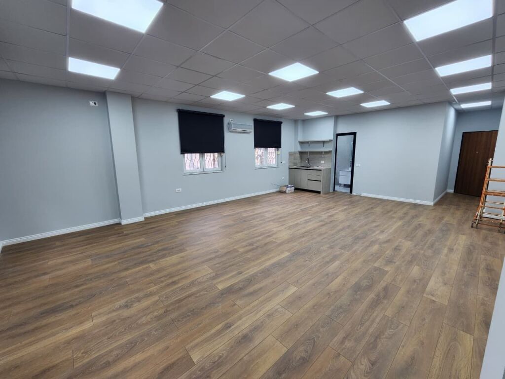 # IN AFFITTO: Ufficio 110 m² (2° Piano) 📍 Centro / Di fronte a Toptani | Open Space 🔥 75.000 ALL/Mese