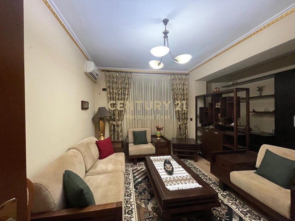 JEPET ME QIRA APARTAMENT 2+1+2 NE ZONEN E ISH-BLLOKUT
