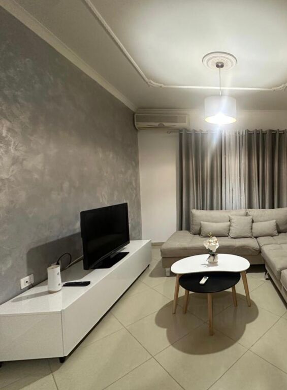 Apartament me qera 1+1 Astir