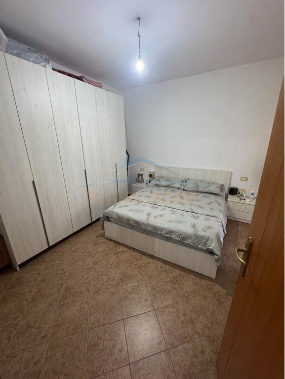 Shitet,Apartament 2+1+2,Unaza e Re