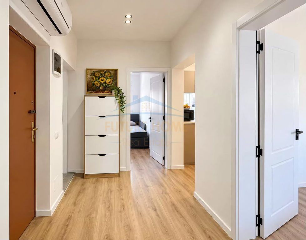 Shitet, Apartament 2+1, Shkolla e Bashkuar, Tiranë