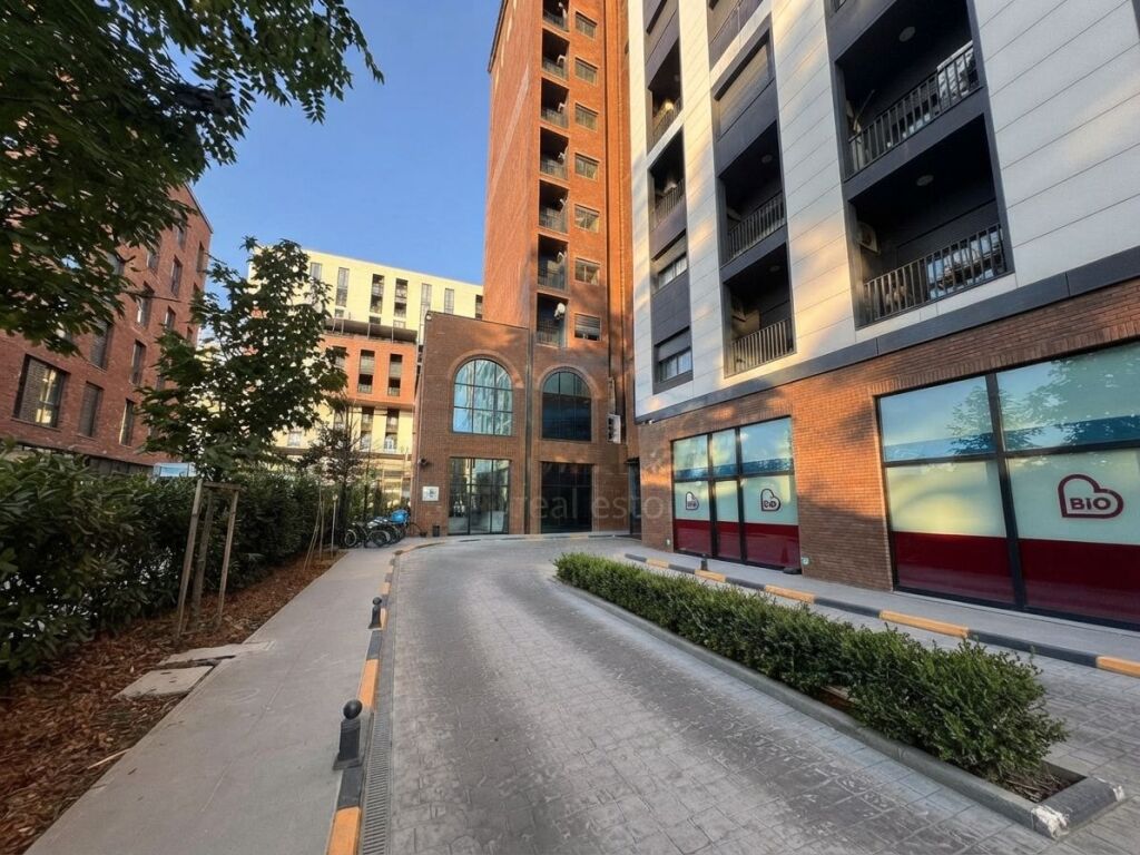 Shitet, Apartament 1+1, Rruga e Kavajës, Tiranë