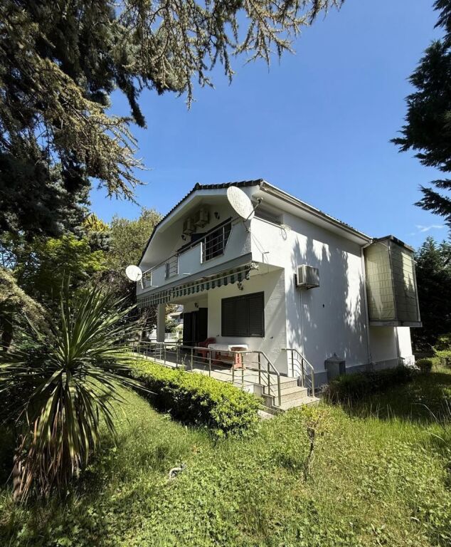 Shitje | Vilë 4 + 1 | Golem, Fshati turistik Mondi i Rikes | 500000 €