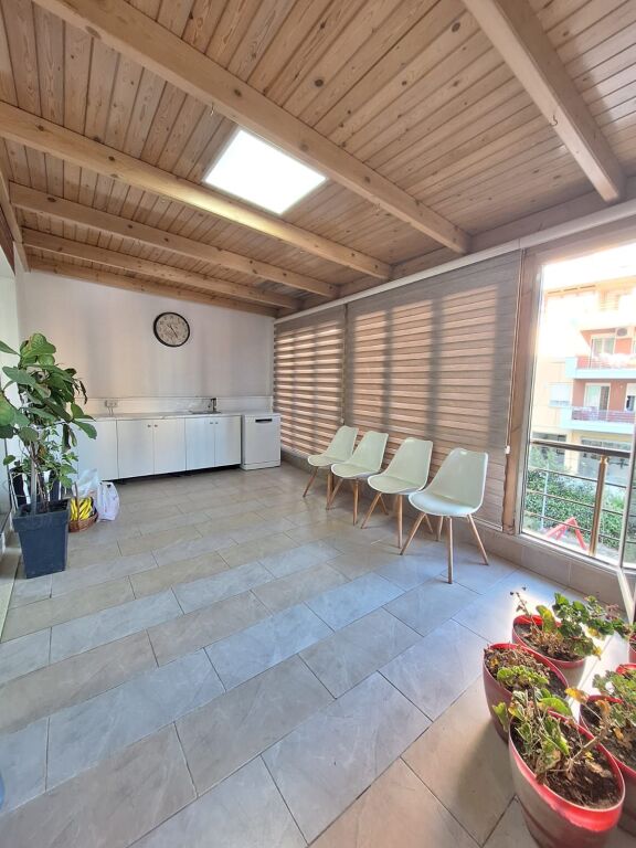 VENDESI APPARTAMENTO 2+1 CON VERANDA CHIUSA – BOTANIKU