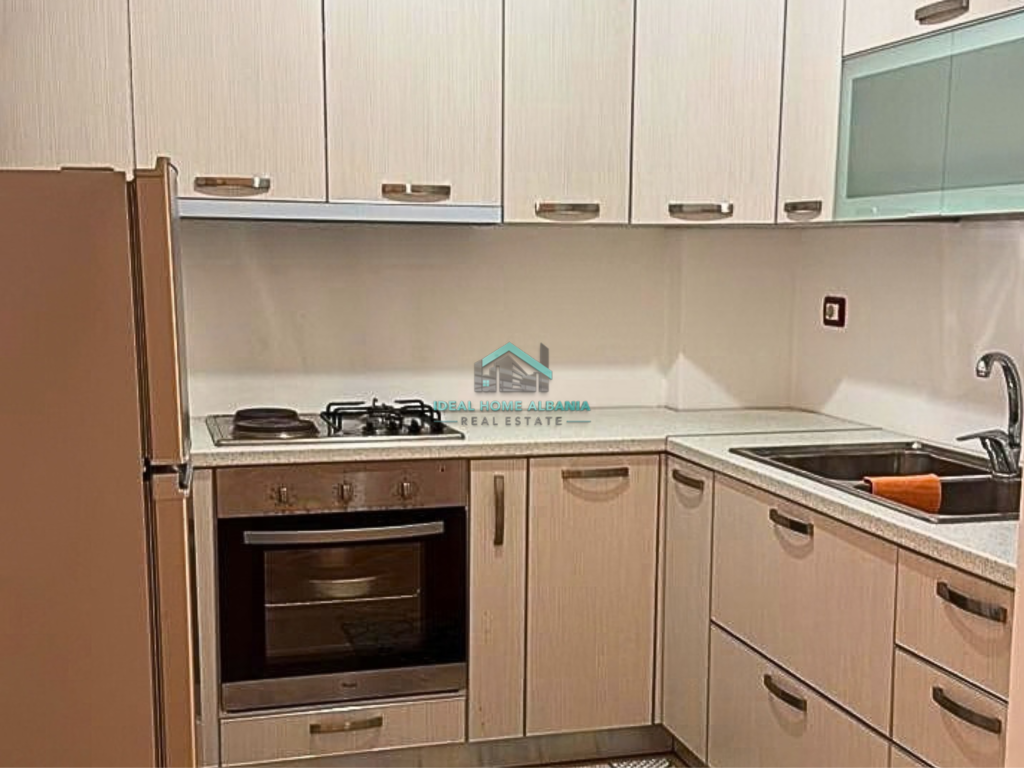 APARTAMENT 1+1 NË SHITJE – LUNGOMARE, VLORË