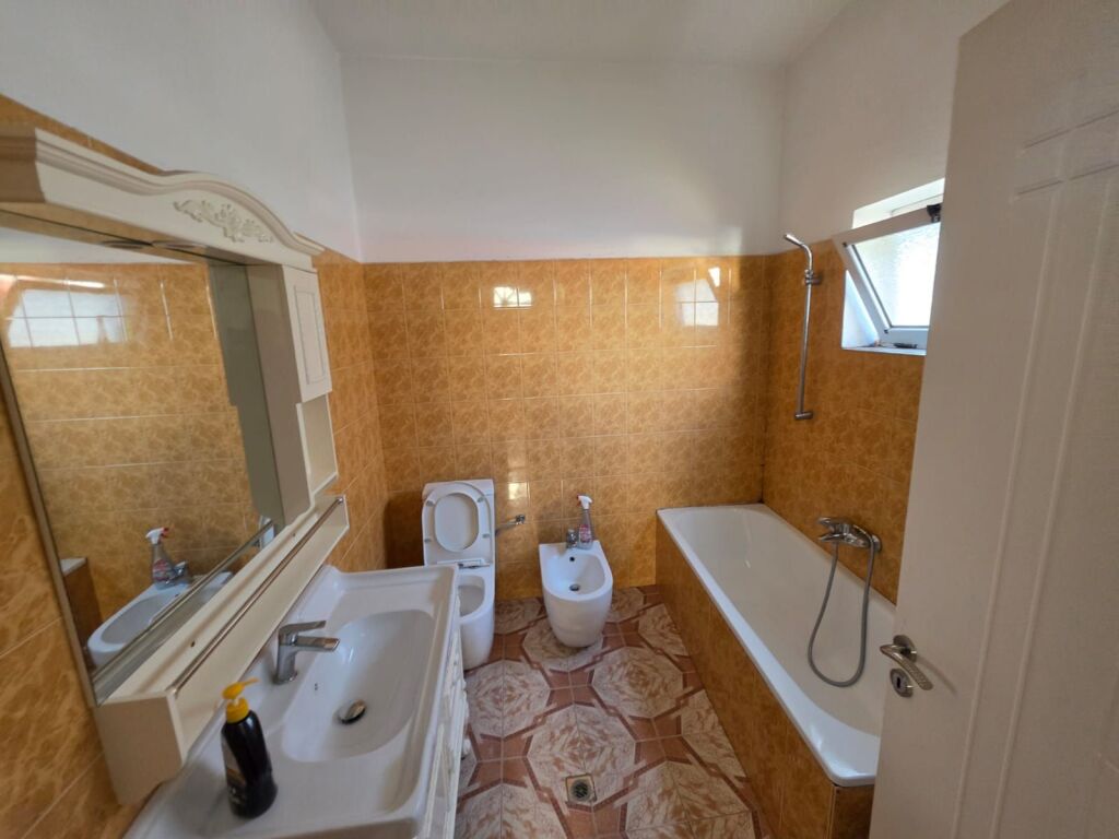 AFFITTASI APPARTAMENTO 2+1 – PRESSO HIM KOLLI, VIA KAVAJËS F ID 5690