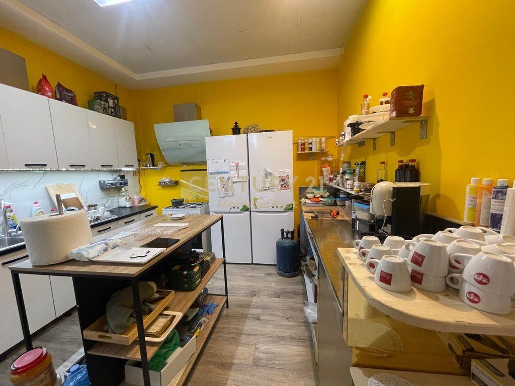 BUSINESS PREMISES FOR RENT NEAR TEG