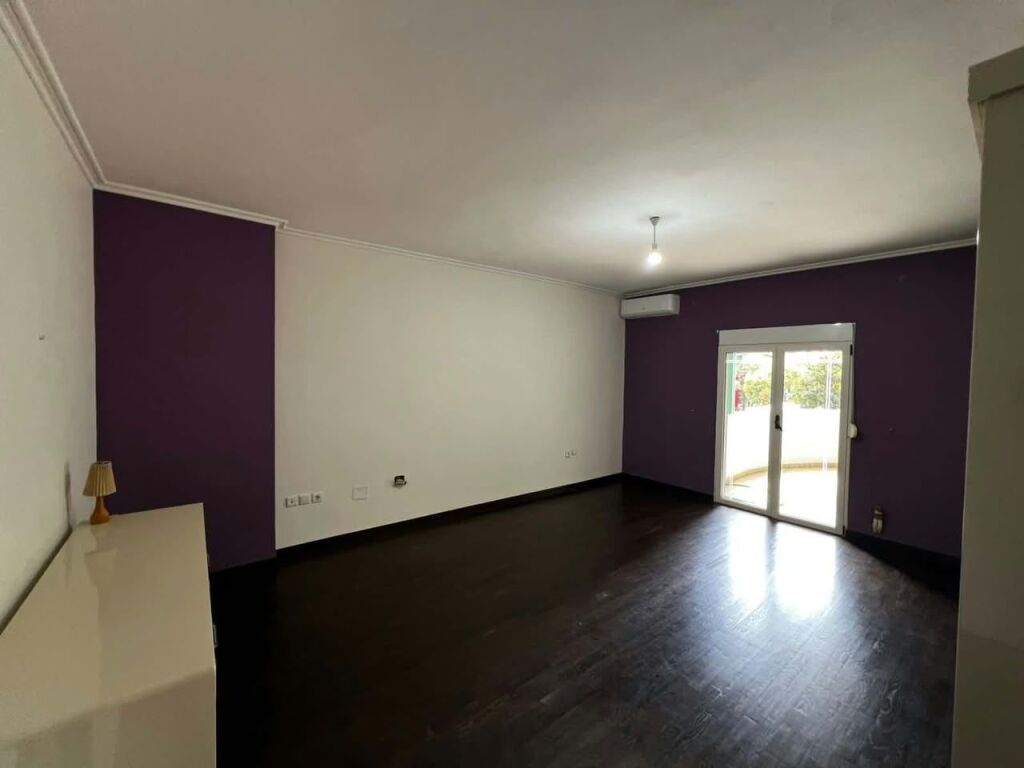 Apartament me qera 2+1 Komuna e Parisit