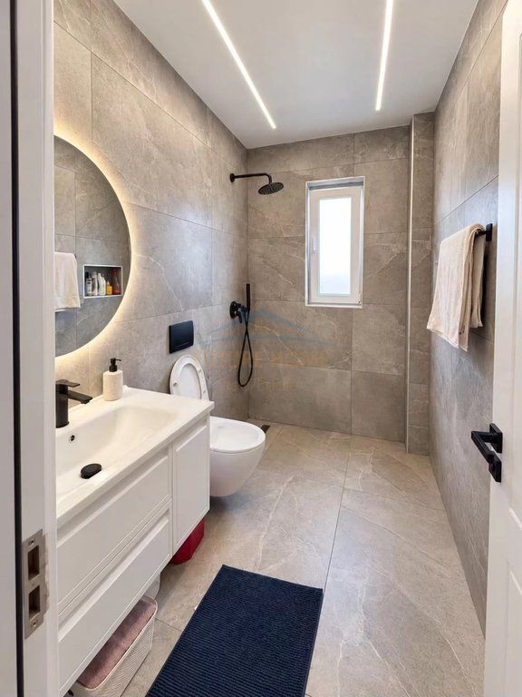 Shitet, Apartament 2+1, Shkolla e Bashkuar, Tiranë