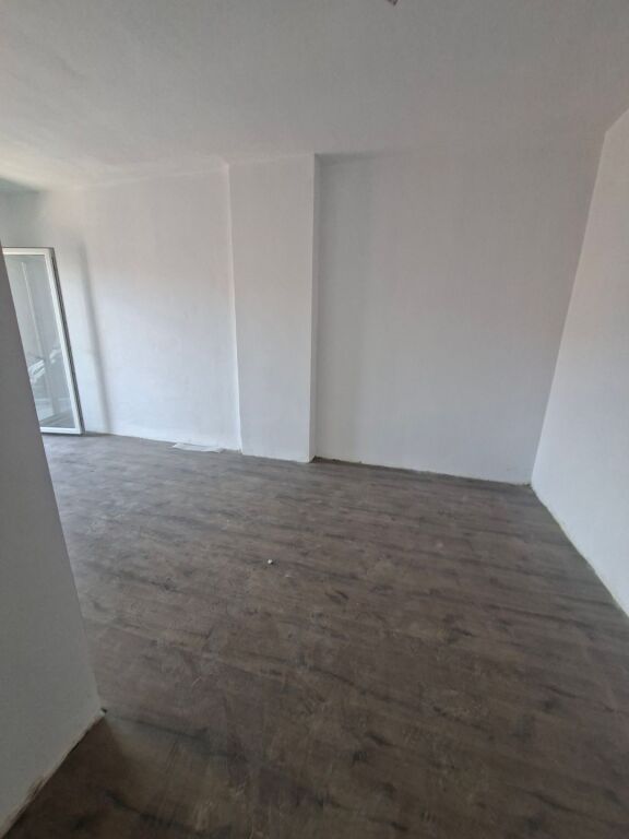 Shitet Apartament 2+1 ne Kamez
