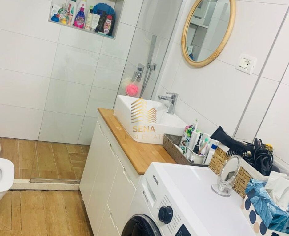 Shitet, Apartament 2+1+D+Blk, Stacioni i Trenit, 16.500.000 Leke