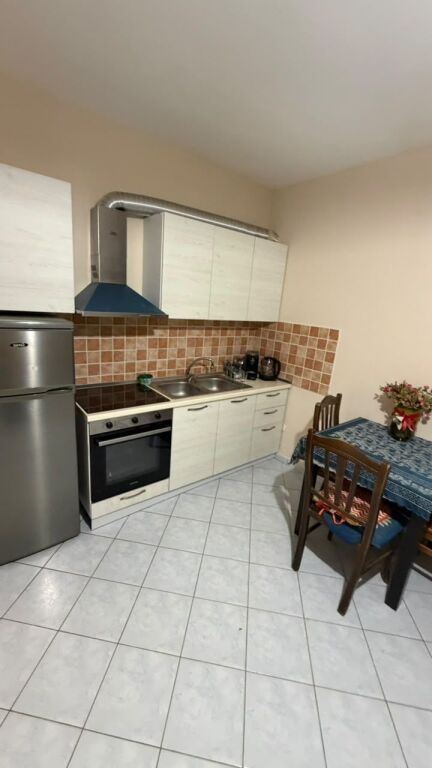 JEPET ME QERA APARTAMENT 1+1 STACIONI I PARE PLAZH, DURRES