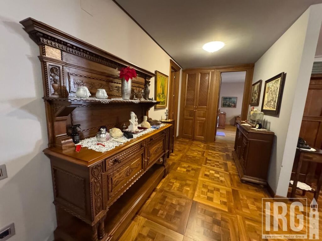 Apartament Ekskluziv 2+1+2 në Zemër të Bllokut