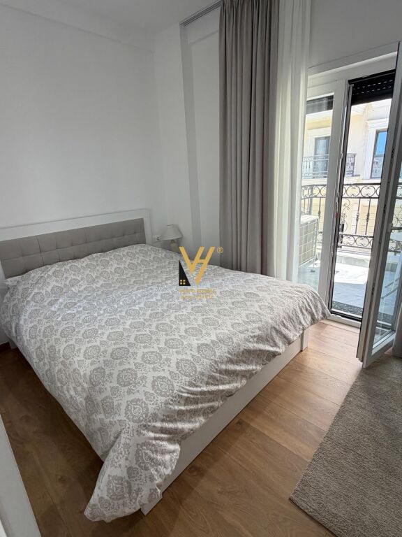 JEPET APARTAMENT 1+1+BLK ME QIRA TE PORTA TIRANA E RE, SAUK 700 EURO