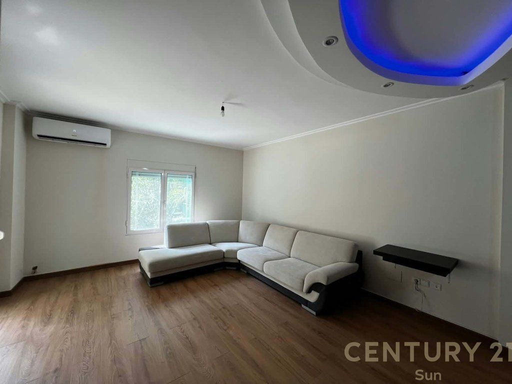 Apartament 2+1 Me Qira në Qendra Tregtare Kristal! 850 € /Muaj