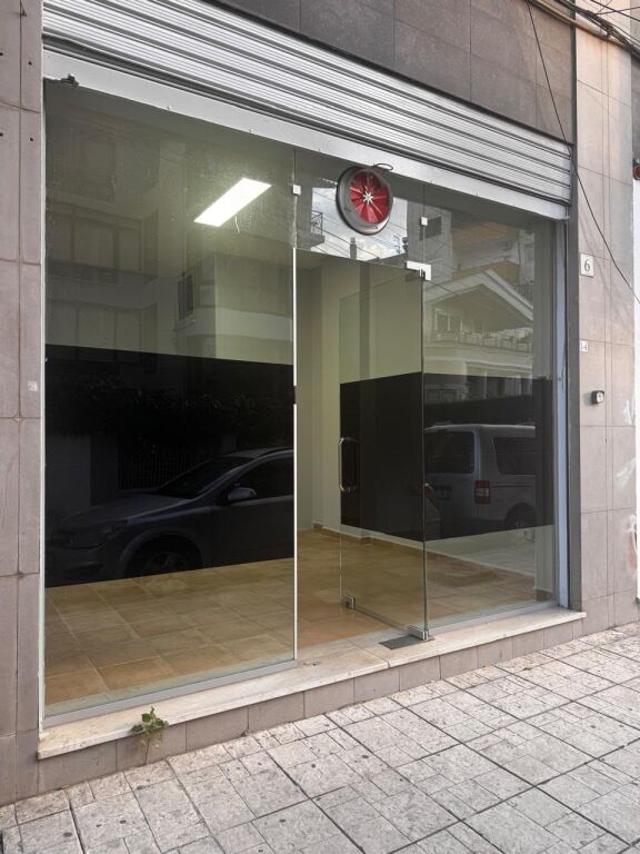Affittasi negozio in via Fortuzi