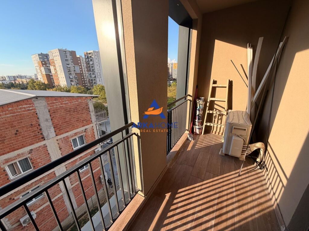 SHITET APARTAMENT 2+1+2+BALLKON "ISH FUSHA AVIACIONIT" 35.000.000 LEKE