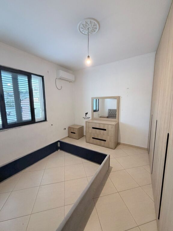 APARTAMENT ME QERA 2+1 RRUGA E ELBASANIT 80.000 LEKE FH-95182