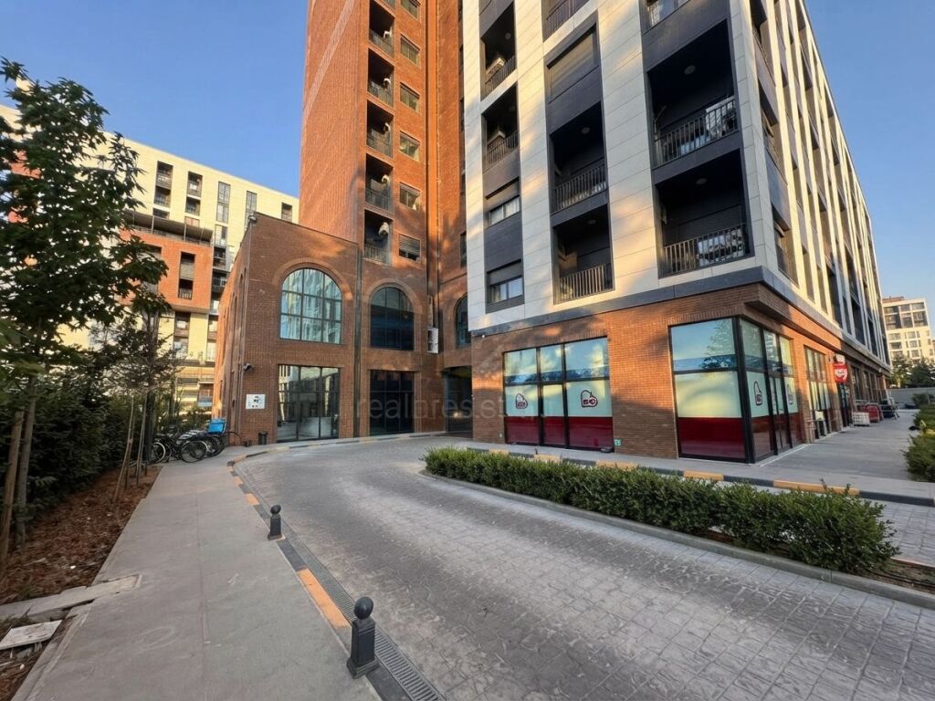 Shitet, Apartament 1+1, Rruga e Kavajës, Tiranë