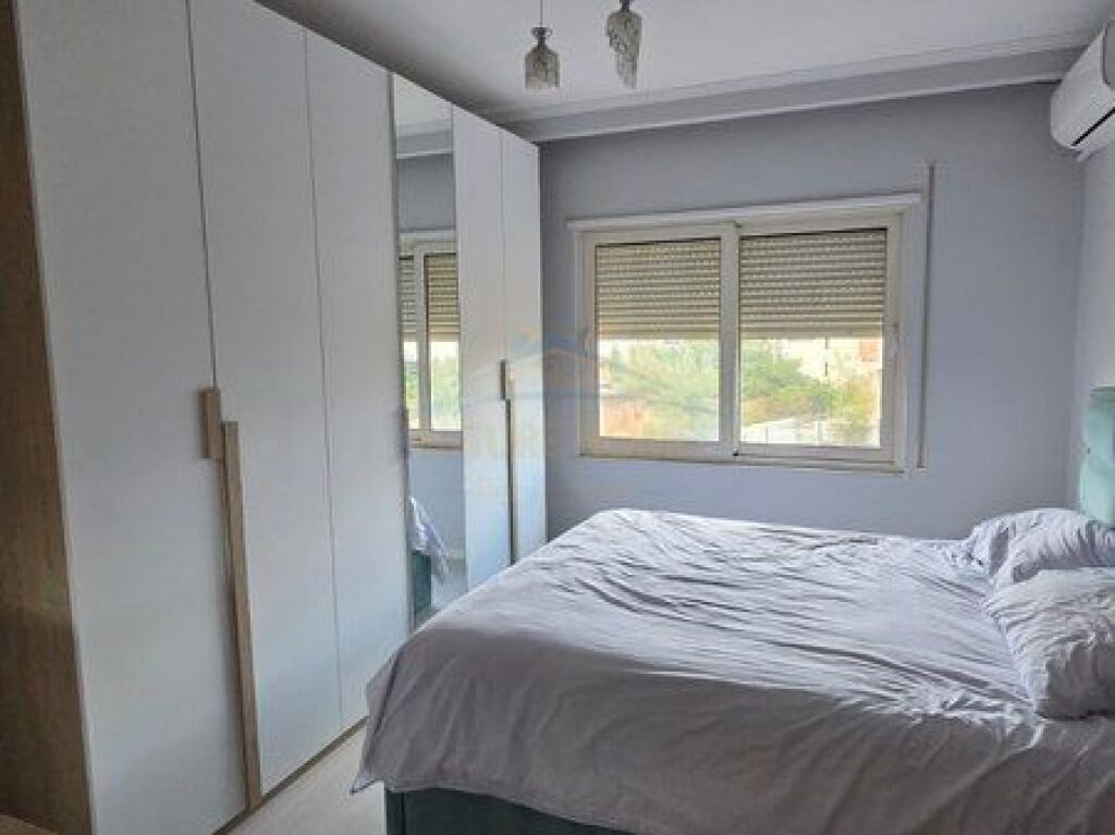 Shitet,Apartament 1+1,Rruga e Ullishtes,Liqeni i Thate,Tirane.