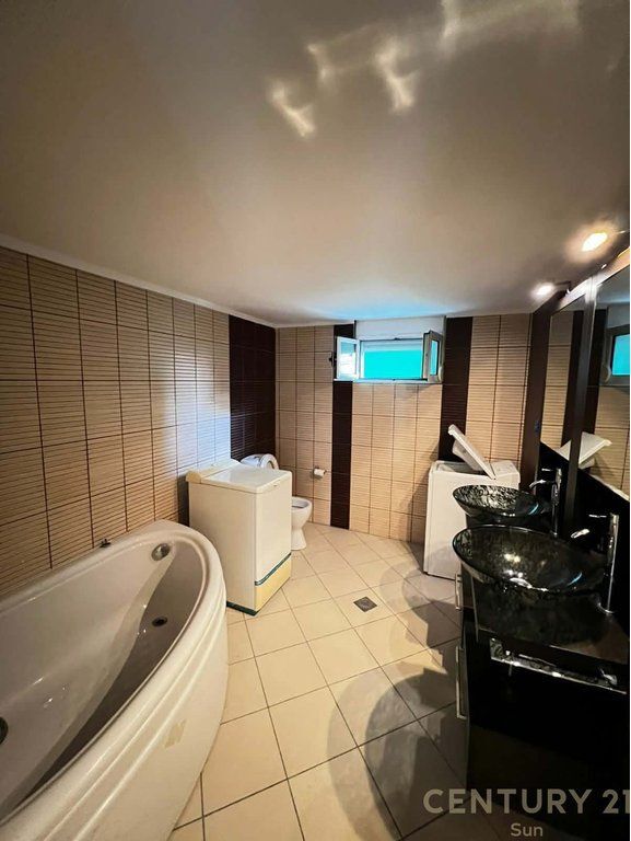 Apartament 2+1 Me Qira në Qendra Tregtare Kristal! 850 € /Muaj