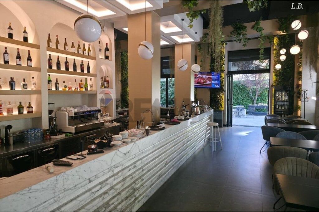 Shitet Ambient Komercial – Restorant pranë Qendrës