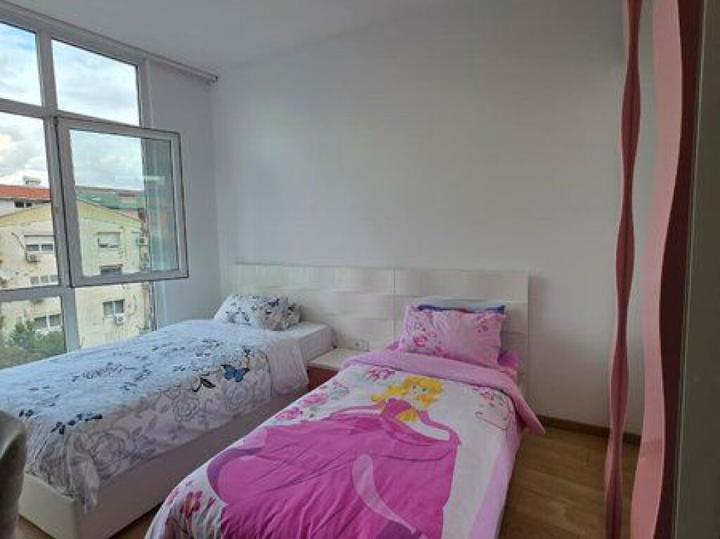 Shitet, Apartament 2+1+2, Kompleksi "Kika 2", Komuna Parisit, Tiranë.