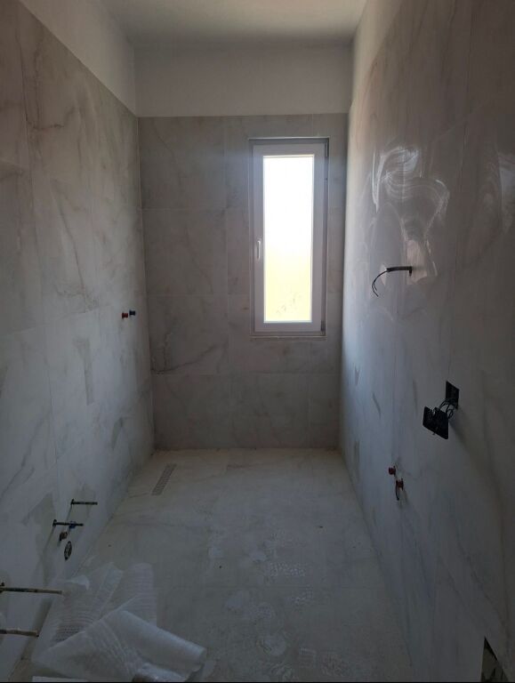 Shitet Apartament 2+1 ne Kamez
