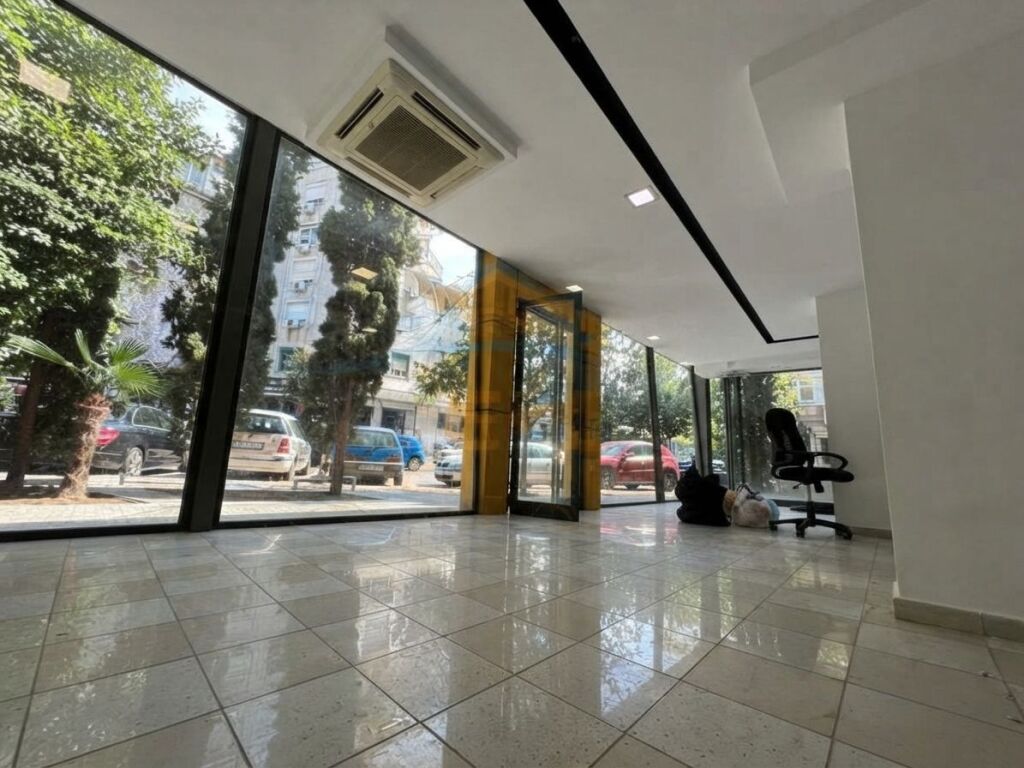 Rent, Business Premises, Durres Street, Tirana
